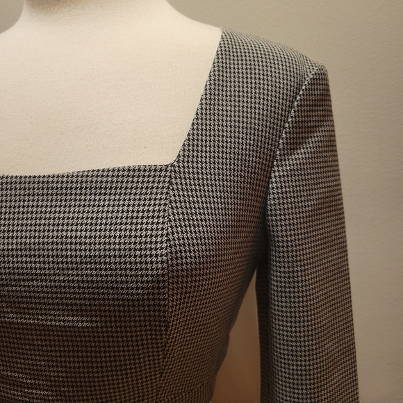 WAYF Mini Houndstooth Crop Top, Gray - Picture 2 of 9